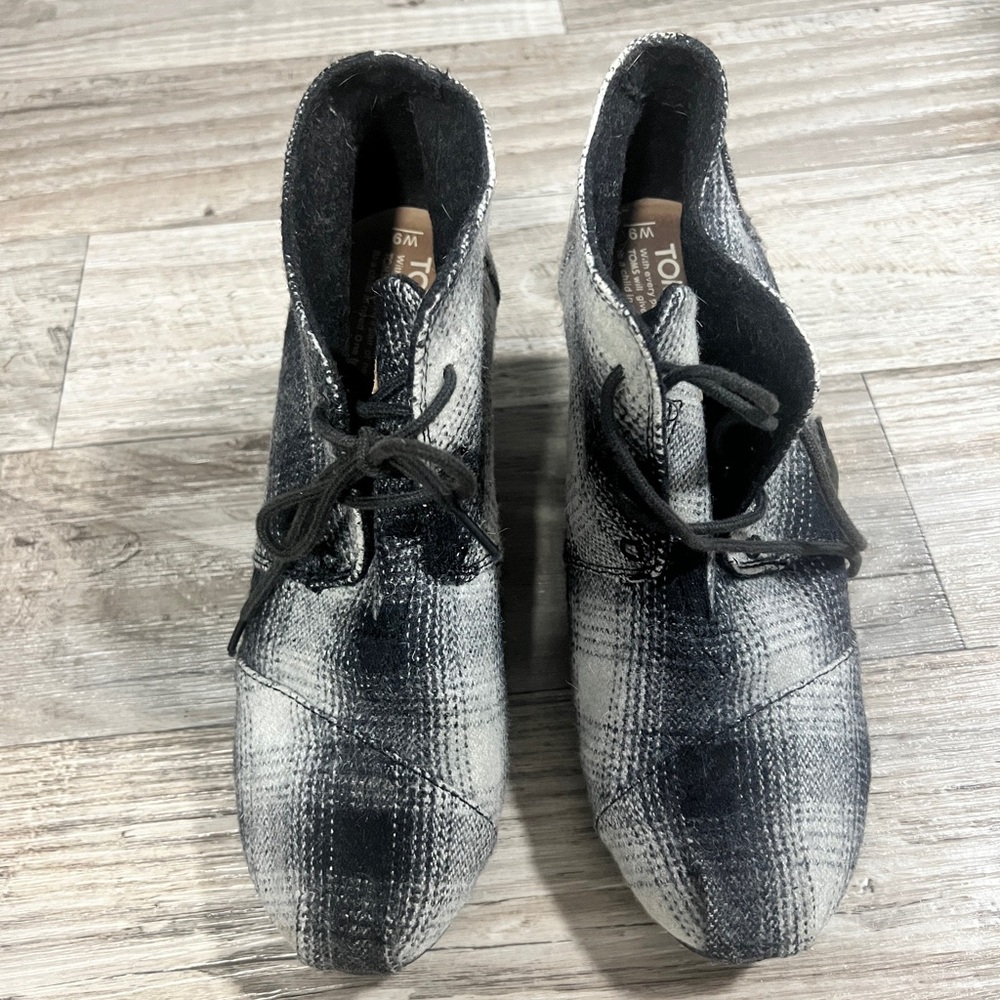 TOMS Women’s Plaid Wedge Boots